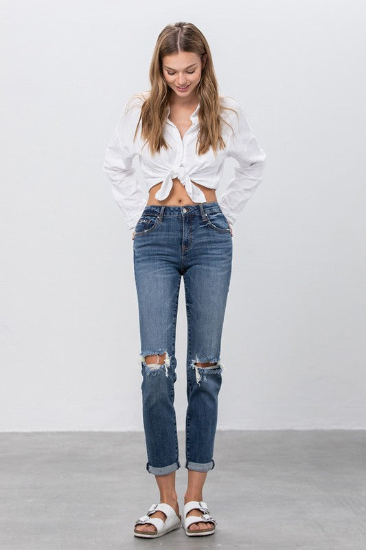 MID-RISE SLIM BOYFRIEND JEANS - Faylinn & Co