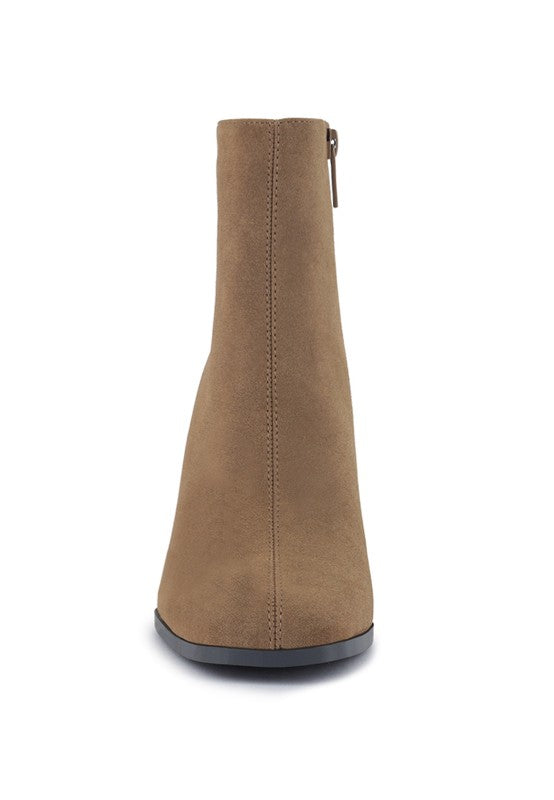 Cox Cut Out Block Heeled Chelsea Boots - Faylinn & Co