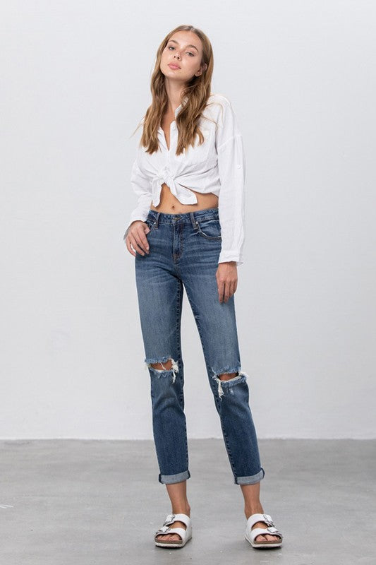 MID-RISE SLIM BOYFRIEND JEANS - Faylinn & Co