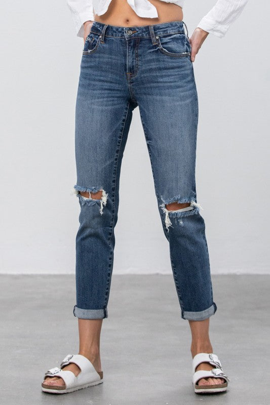 MID-RISE SLIM BOYFRIEND JEANS - Faylinn & Co