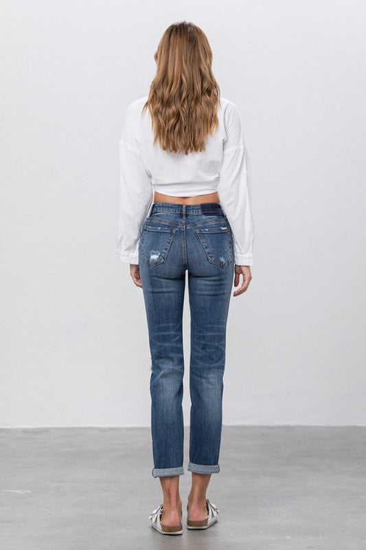 MID-RISE SLIM BOYFRIEND JEANS - Faylinn & Co