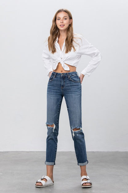 MID-RISE SLIM BOYFRIEND JEANS - Faylinn & Co