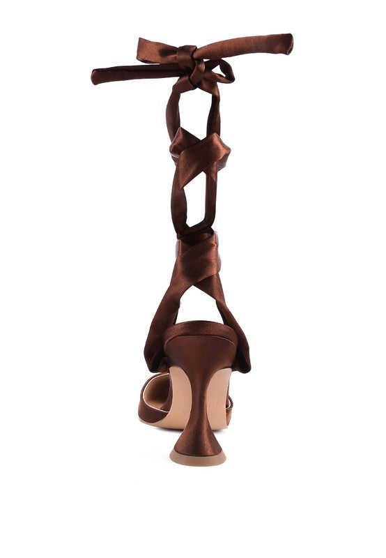 Fonda Pump - Faylinn & Co