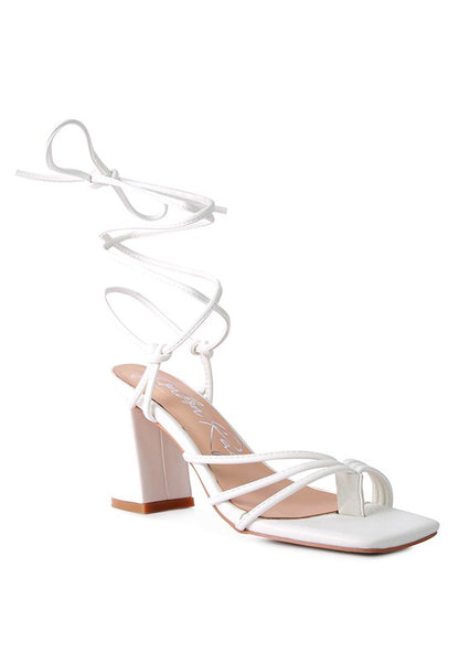 PIRI TOE RING TIE UP BLOCK SANDALS - Faylinn & Co