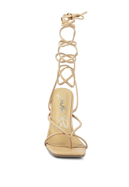 PIRI TOE RING TIE UP BLOCK SANDALS - Faylinn & Co