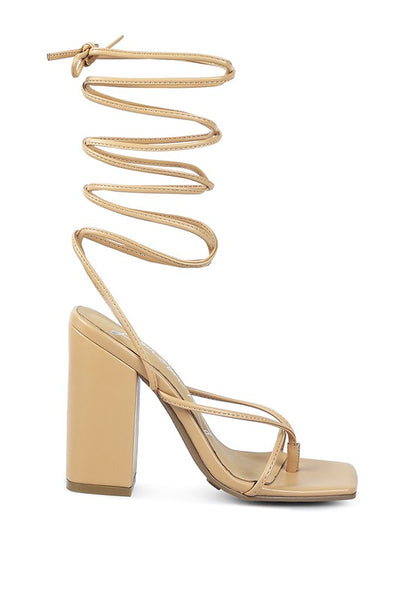 PIRI TOE RING TIE UP BLOCK SANDALS - Faylinn & Co