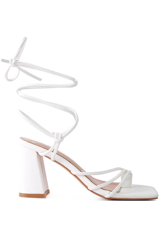 PIRI TOE RING TIE UP BLOCK SANDALS - Faylinn & Co