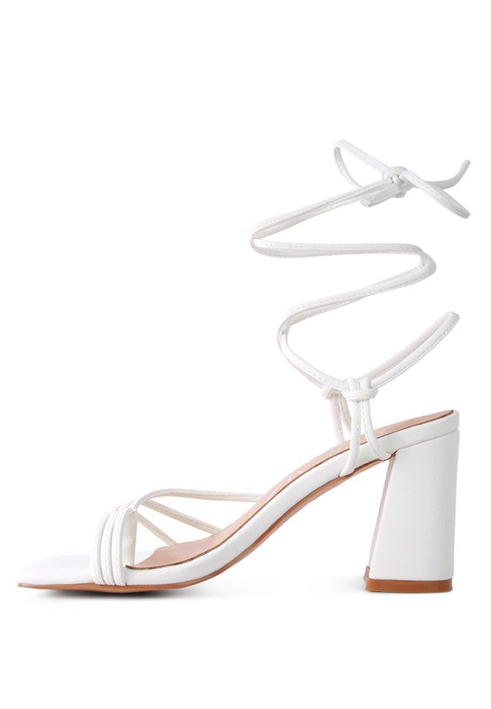 PIRI TOE RING TIE UP BLOCK SANDALS - Faylinn & Co