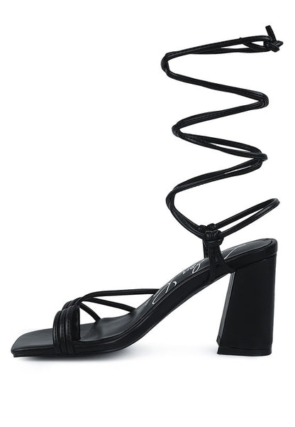 PIRI TOE RING TIE UP BLOCK SANDALS - Faylinn & Co
