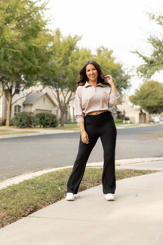 The Liz - Crossover Bootcut Leggings with Pockets - Faylinn & Co