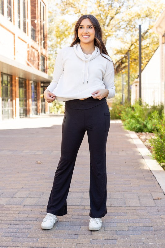 The Liz - Crossover Bootcut Leggings with Pockets - Faylinn & Co